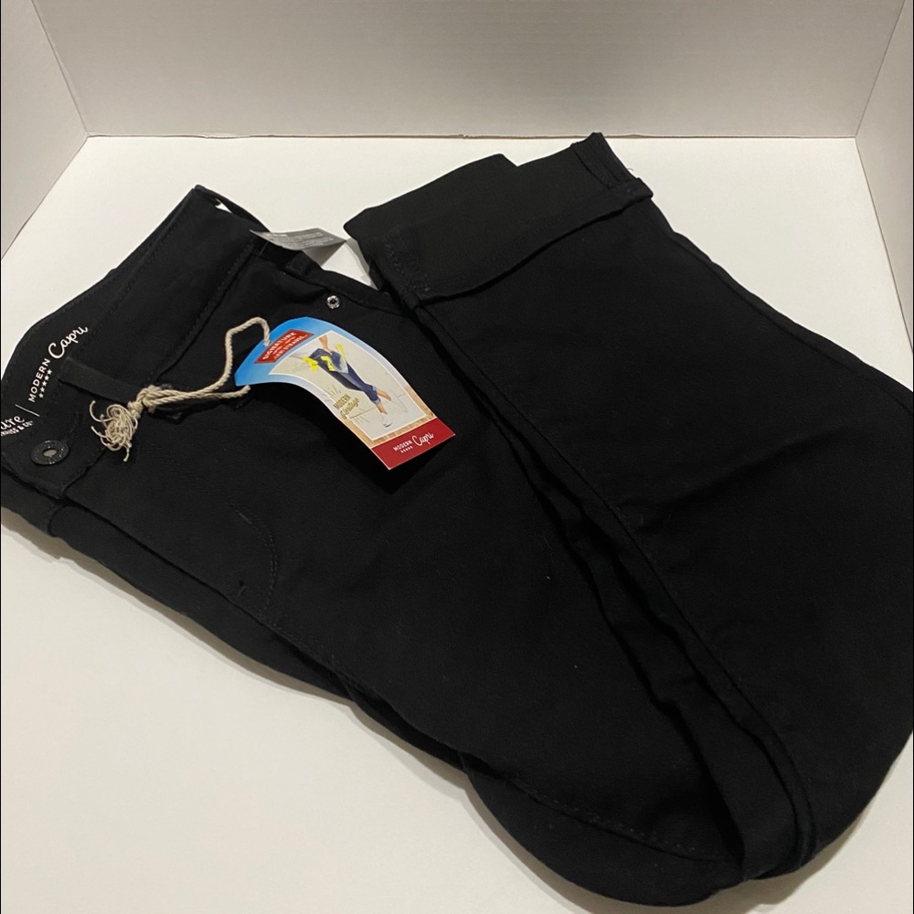 New signature capris